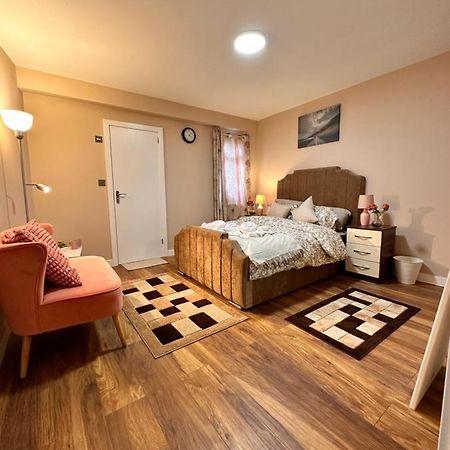 Canary Wharf Single Double And En-Suite Rooms Londra Dış mekan fotoğraf