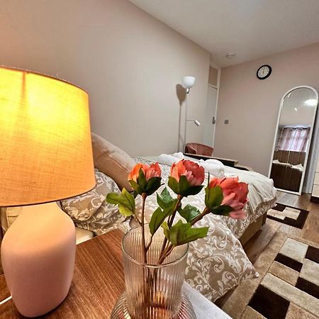 Canary Wharf Single Double And En-Suite Rooms Londra Dış mekan fotoğraf