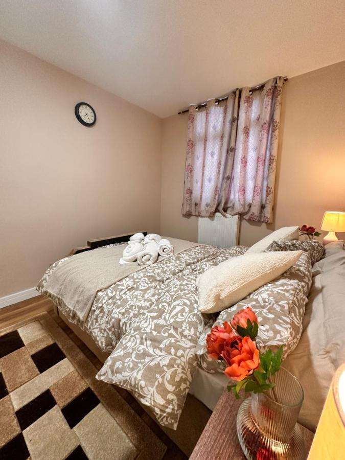 Canary Wharf Single Double And En-Suite Rooms Londra Dış mekan fotoğraf
