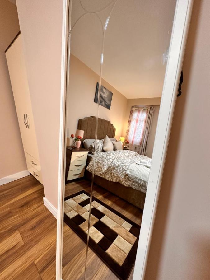 Canary Wharf Single Double And En-Suite Rooms Londra Dış mekan fotoğraf