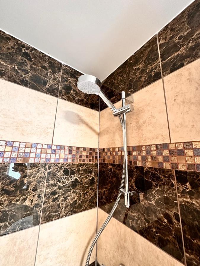 Canary Wharf Single Double And En-Suite Rooms Londra Dış mekan fotoğraf