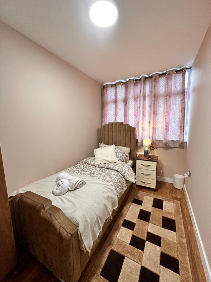Canary Wharf Single Double And En-Suite Rooms Londra Dış mekan fotoğraf