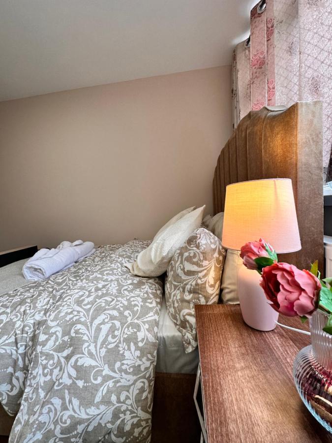 Canary Wharf Single Double And En-Suite Rooms Londra Dış mekan fotoğraf