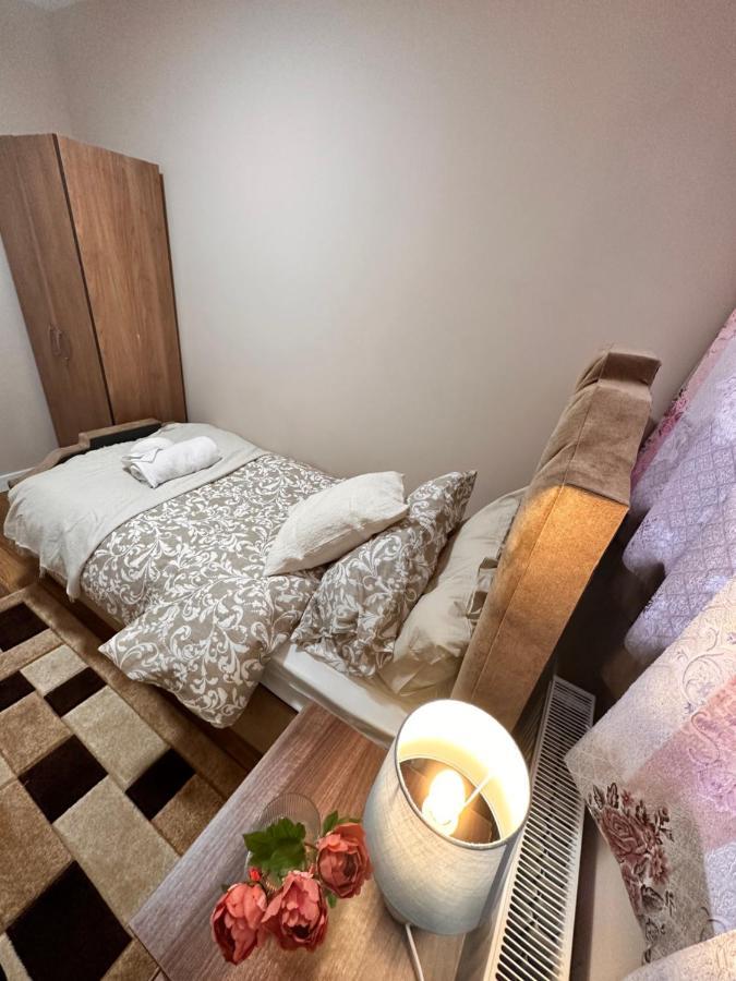 Canary Wharf Single Double And En-Suite Rooms Londra Dış mekan fotoğraf