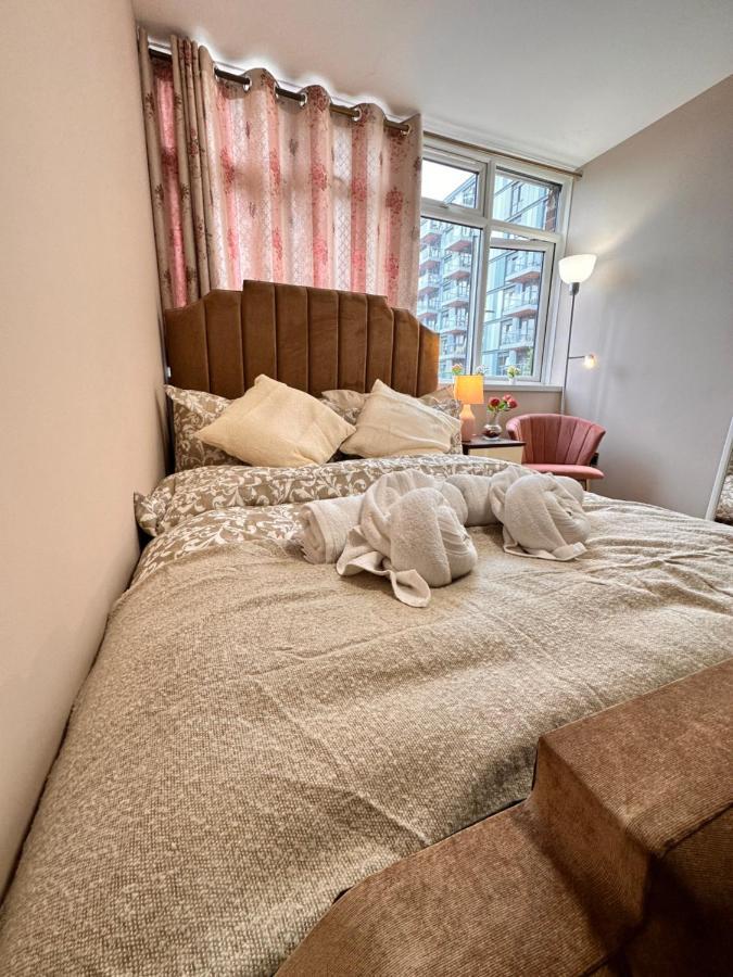 Canary Wharf Single Double And En-Suite Rooms Londra Dış mekan fotoğraf