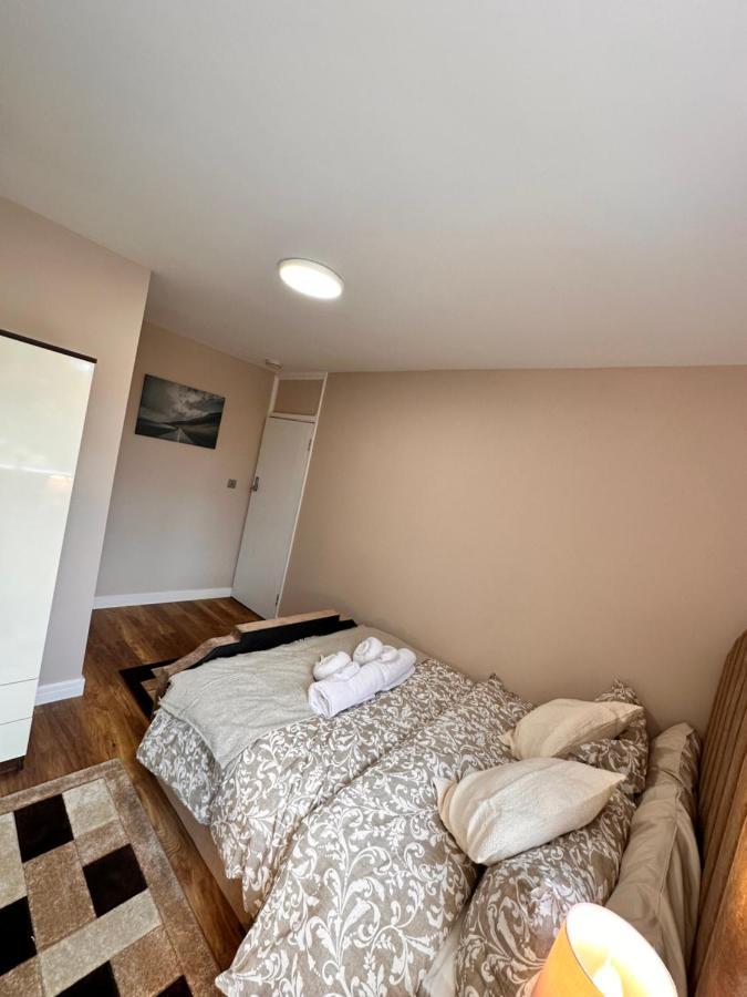 Canary Wharf Single Double And En-Suite Rooms Londra Dış mekan fotoğraf