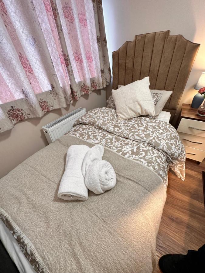 Canary Wharf Single Double And En-Suite Rooms Londra Dış mekan fotoğraf