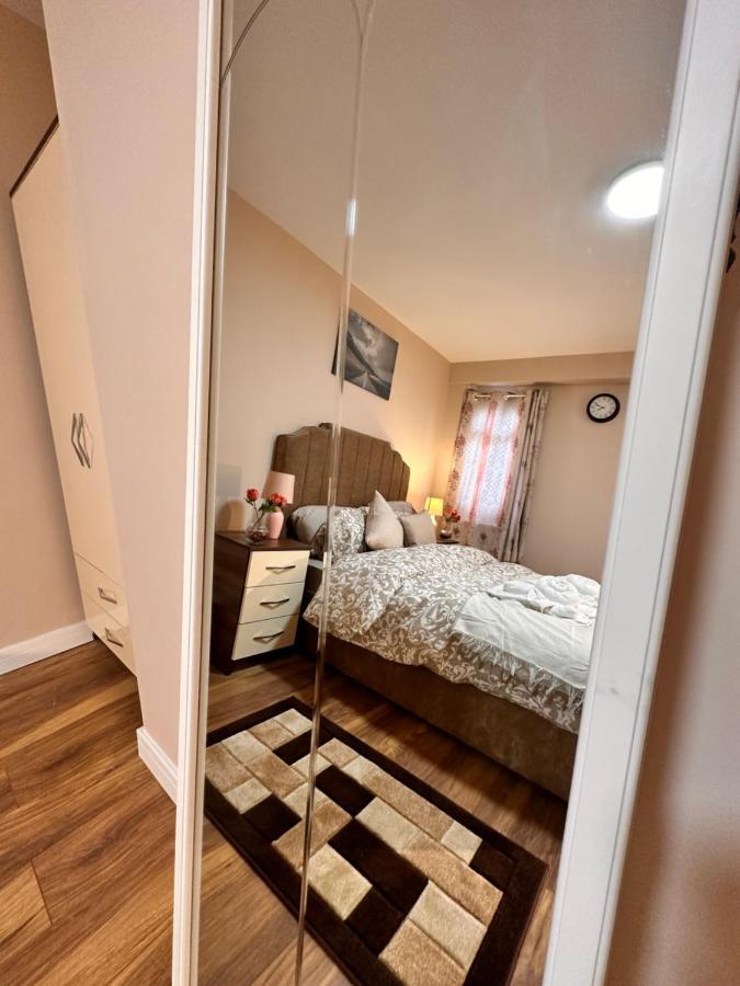Canary Wharf Single Double And En-Suite Rooms Londra Dış mekan fotoğraf