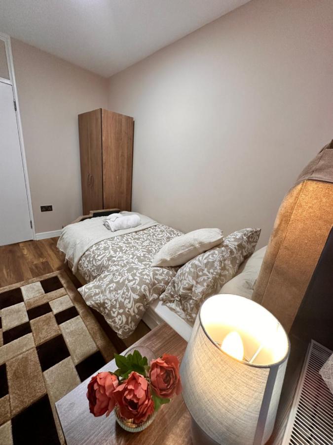 Canary Wharf Single Double And En-Suite Rooms Londra Dış mekan fotoğraf