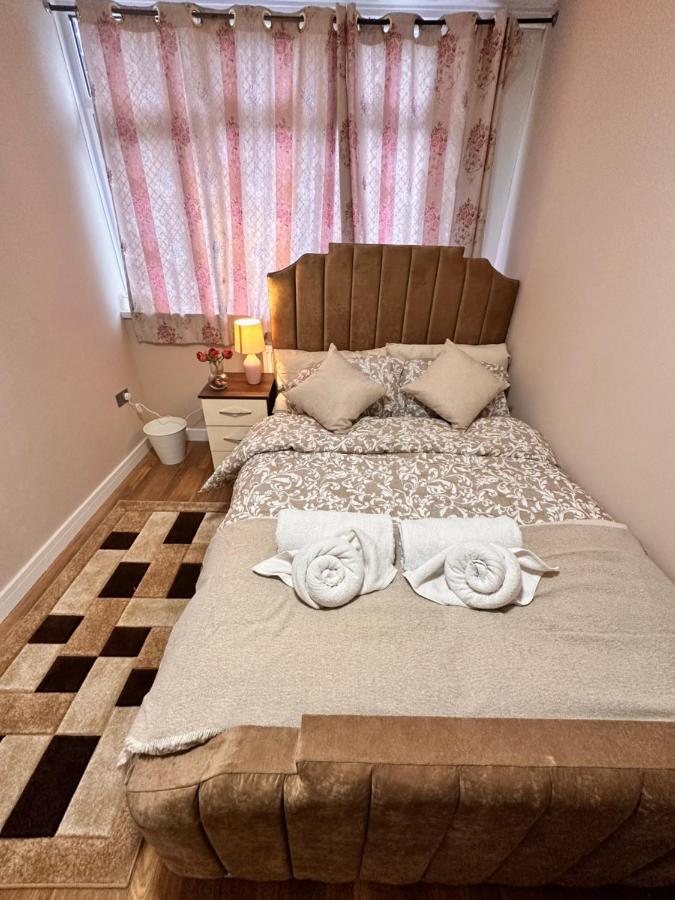 Canary Wharf Single Double And En-Suite Rooms Londra Dış mekan fotoğraf