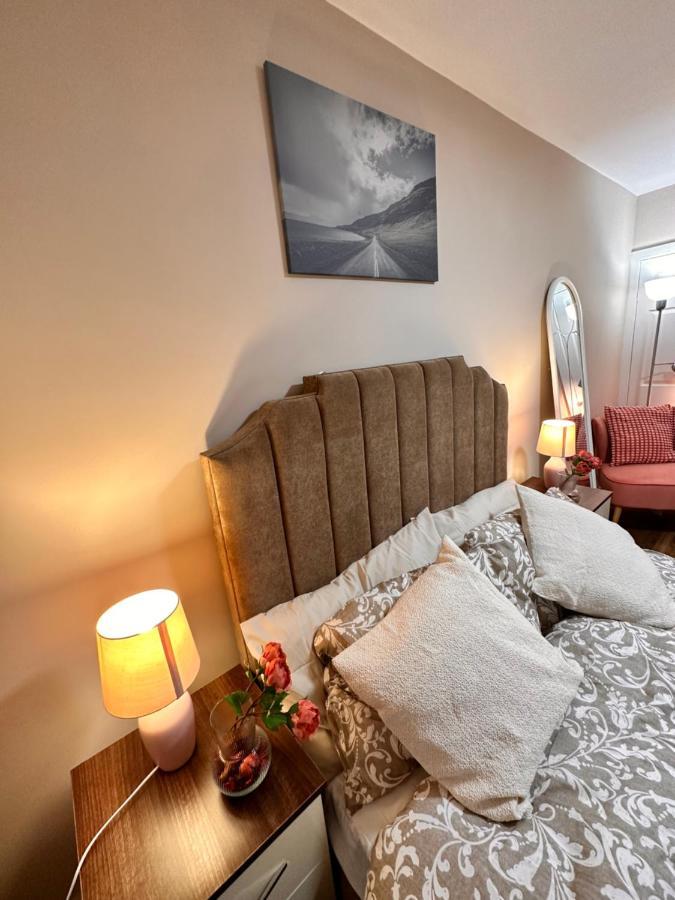 Canary Wharf Single Double And En-Suite Rooms Londra Dış mekan fotoğraf