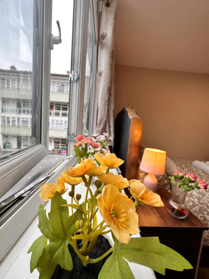 Canary Wharf Single Double And En-Suite Rooms Londra Dış mekan fotoğraf